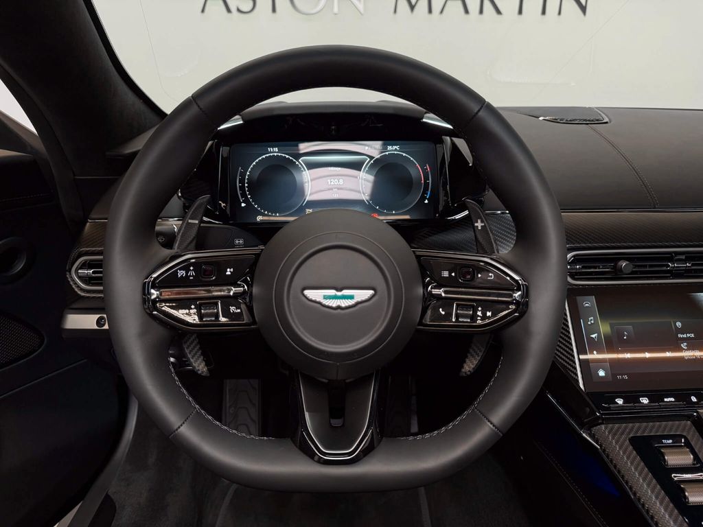 Aston Martin V8 Vantage 2025