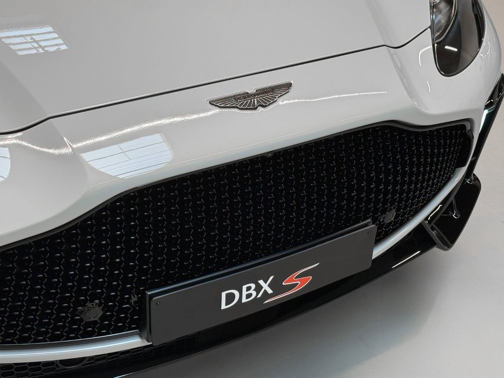 Aston Martin DBX