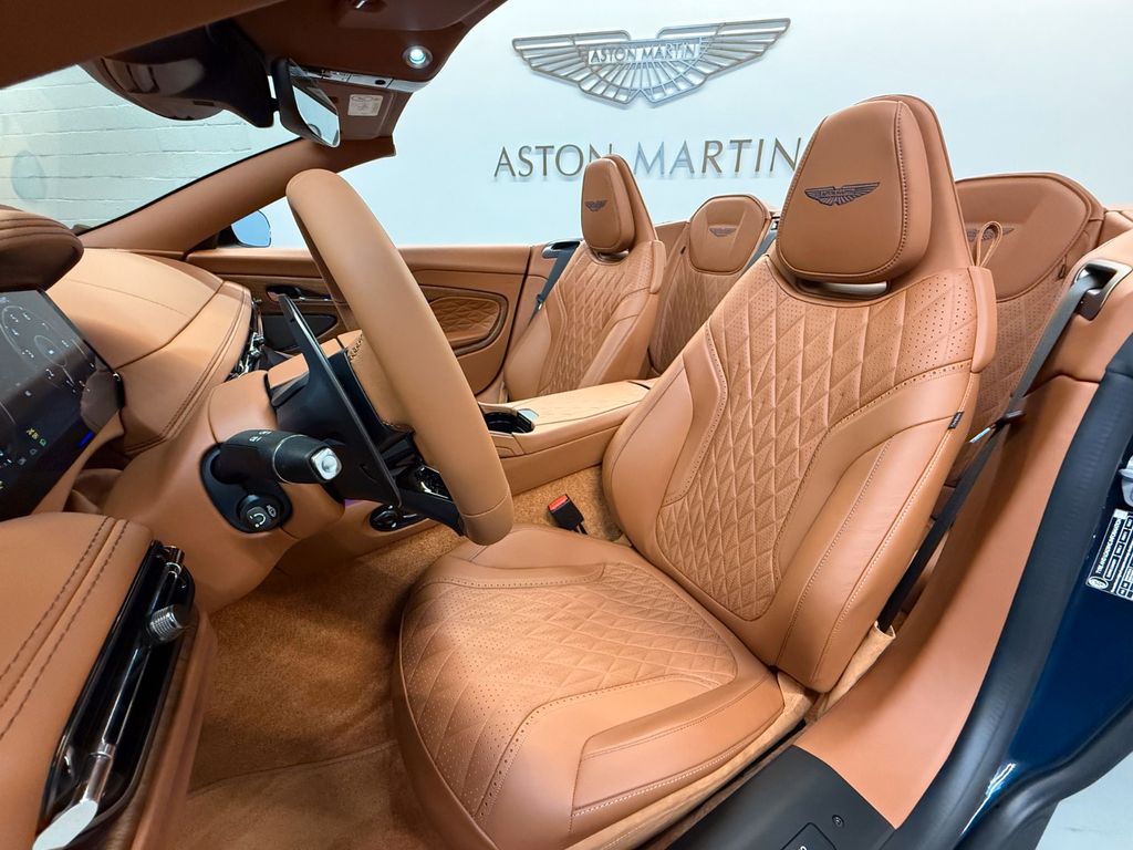 Aston Martin DB12