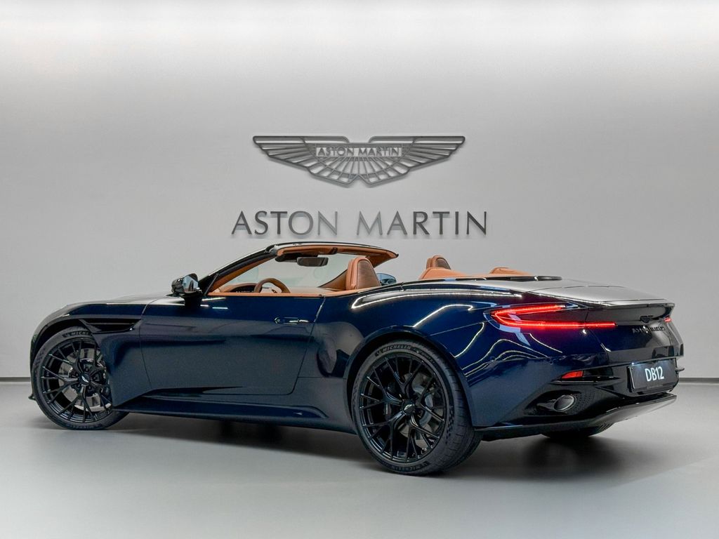 Aston Martin DB12