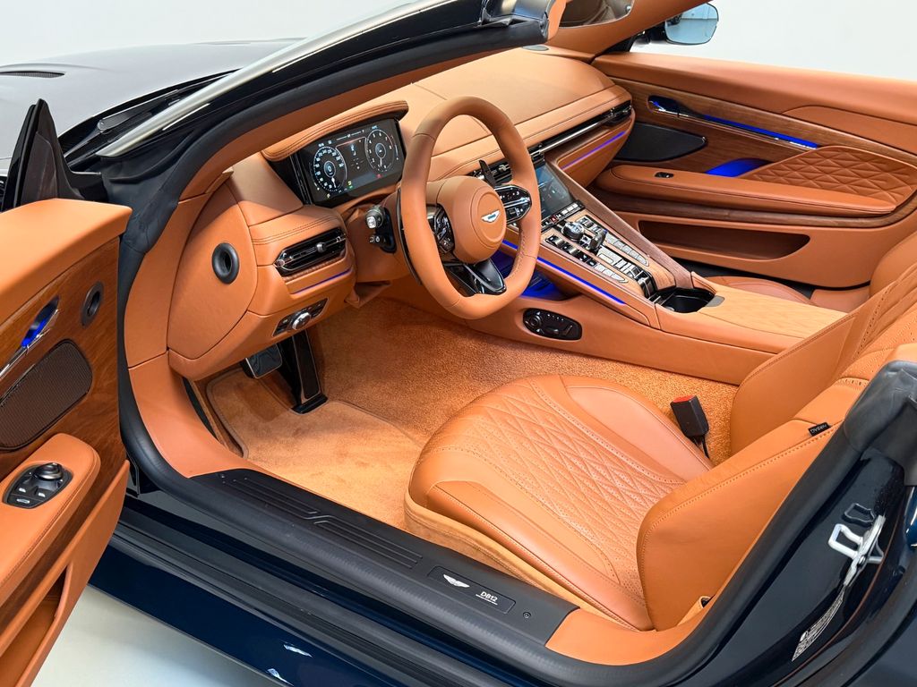 Aston Martin DB12