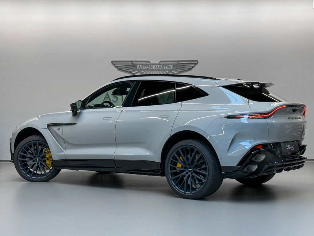 Aston Martin DBX