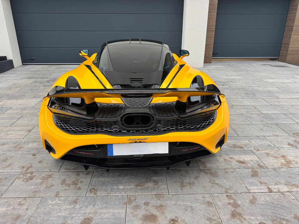 McLaren 750S 2025