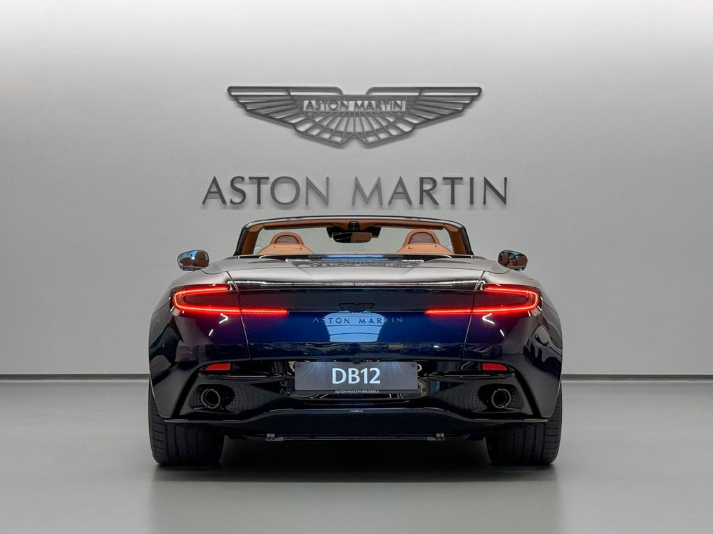 Aston Martin DB12