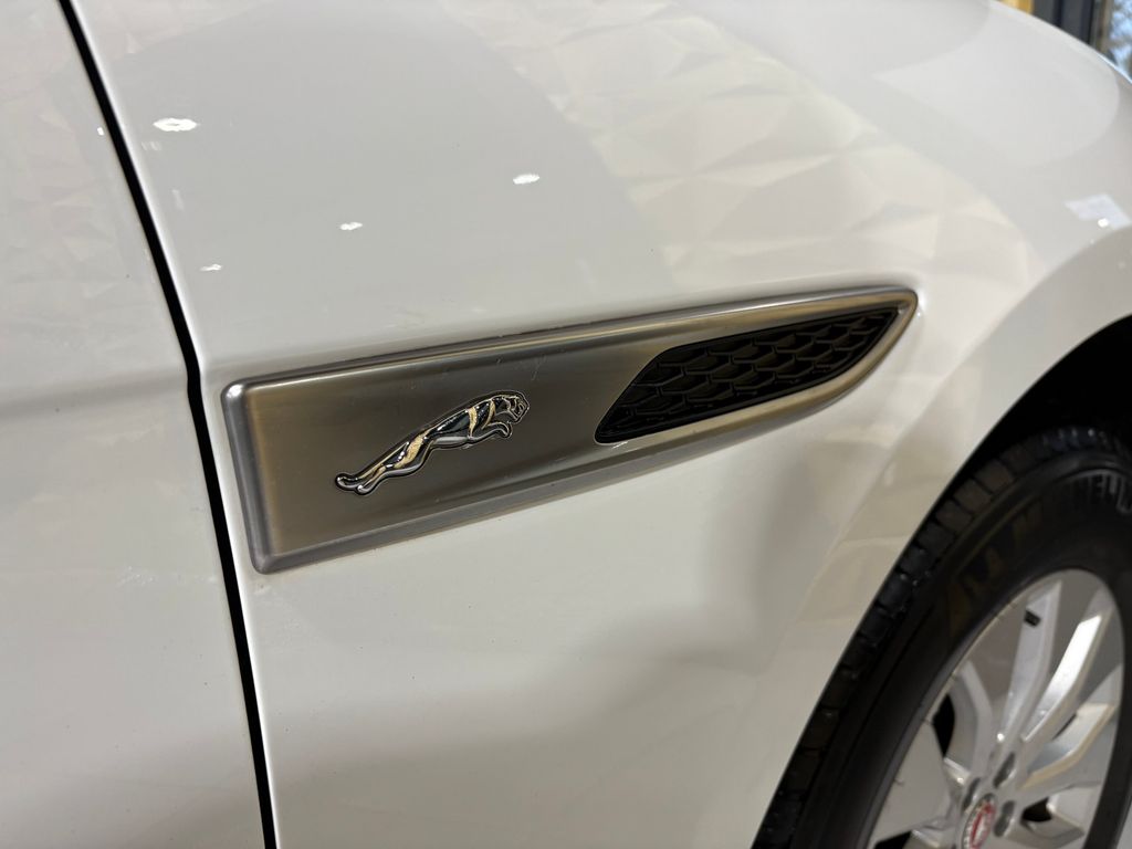 Jaguar F-Pace 2021
