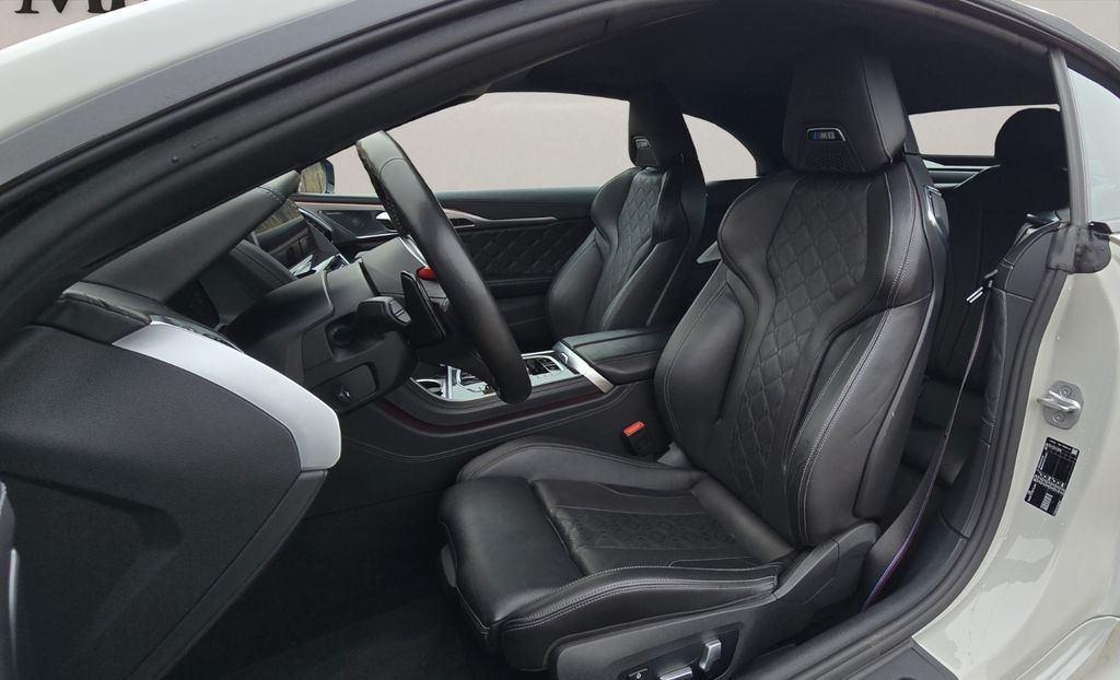 BMW M8 2021