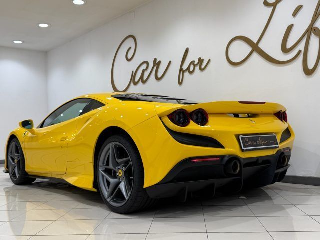 Ferrari F8 2021