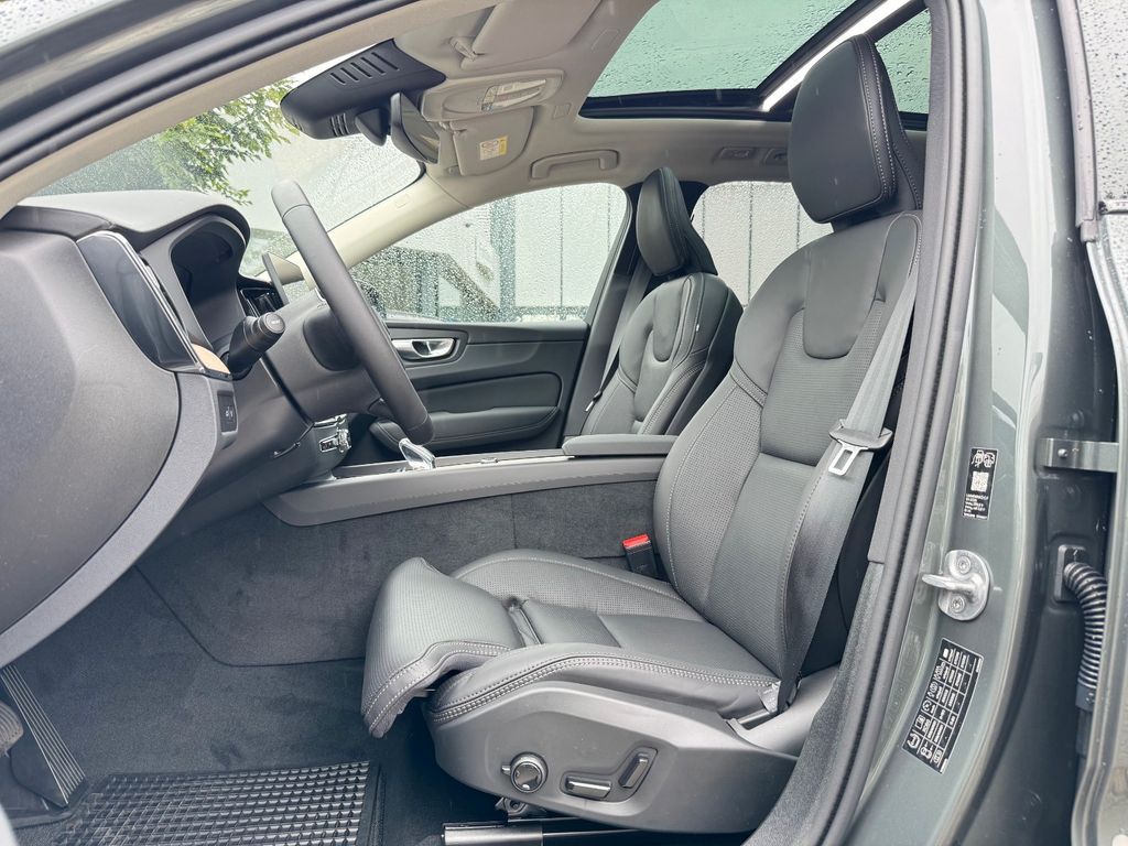 Volvo XC60 2025