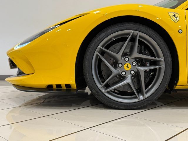 Ferrari F8 2021
