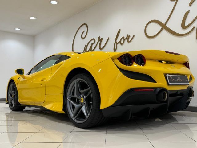 Ferrari F8 2021
