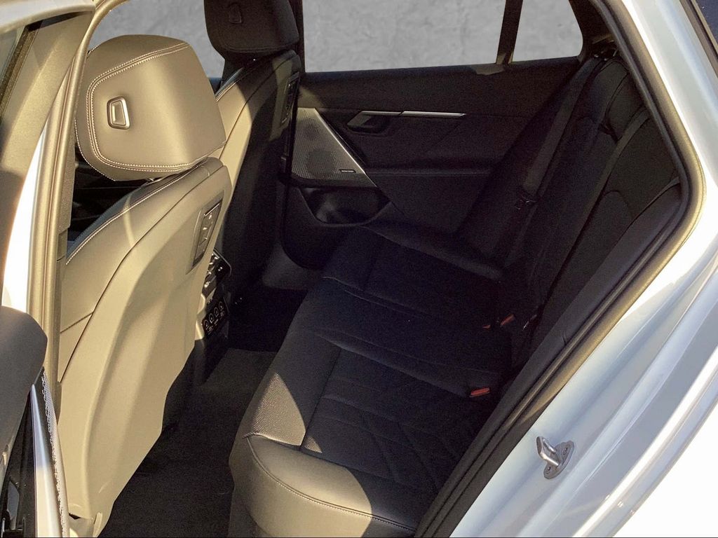 BMW i5 2025