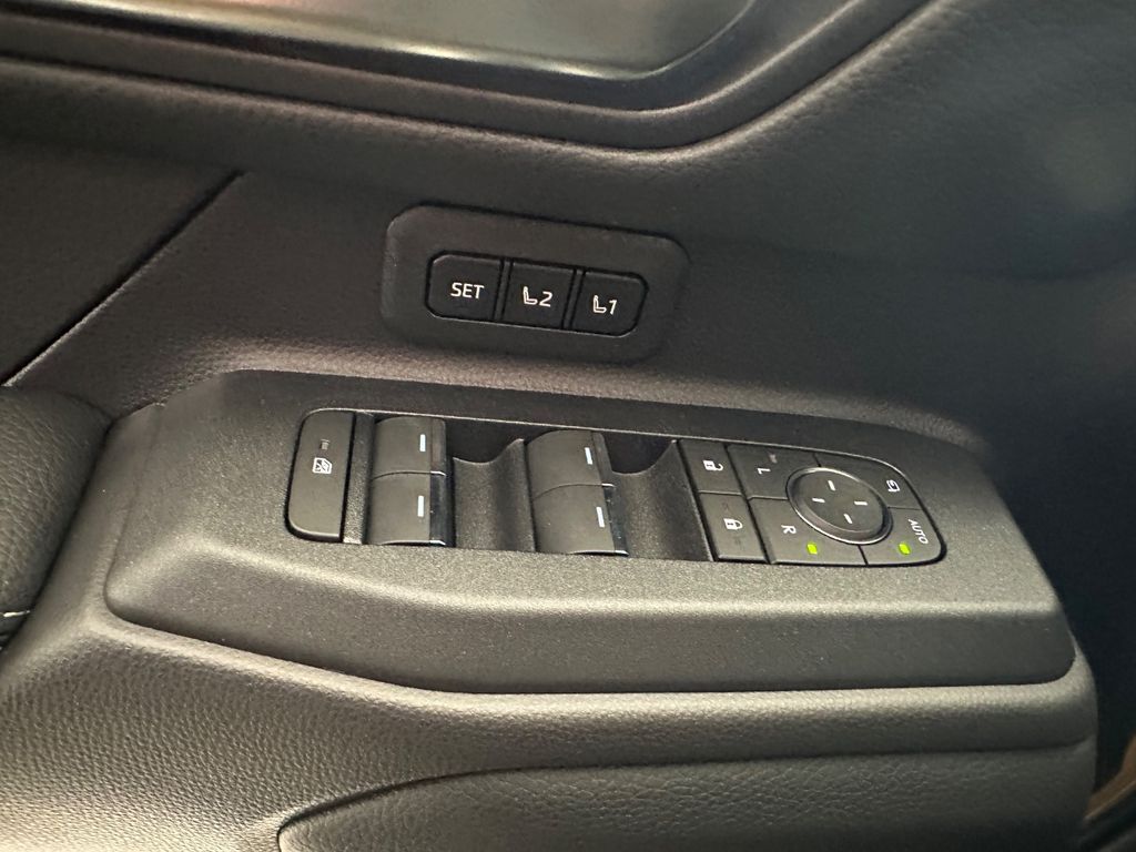 Toyota Land Cruiser 2025