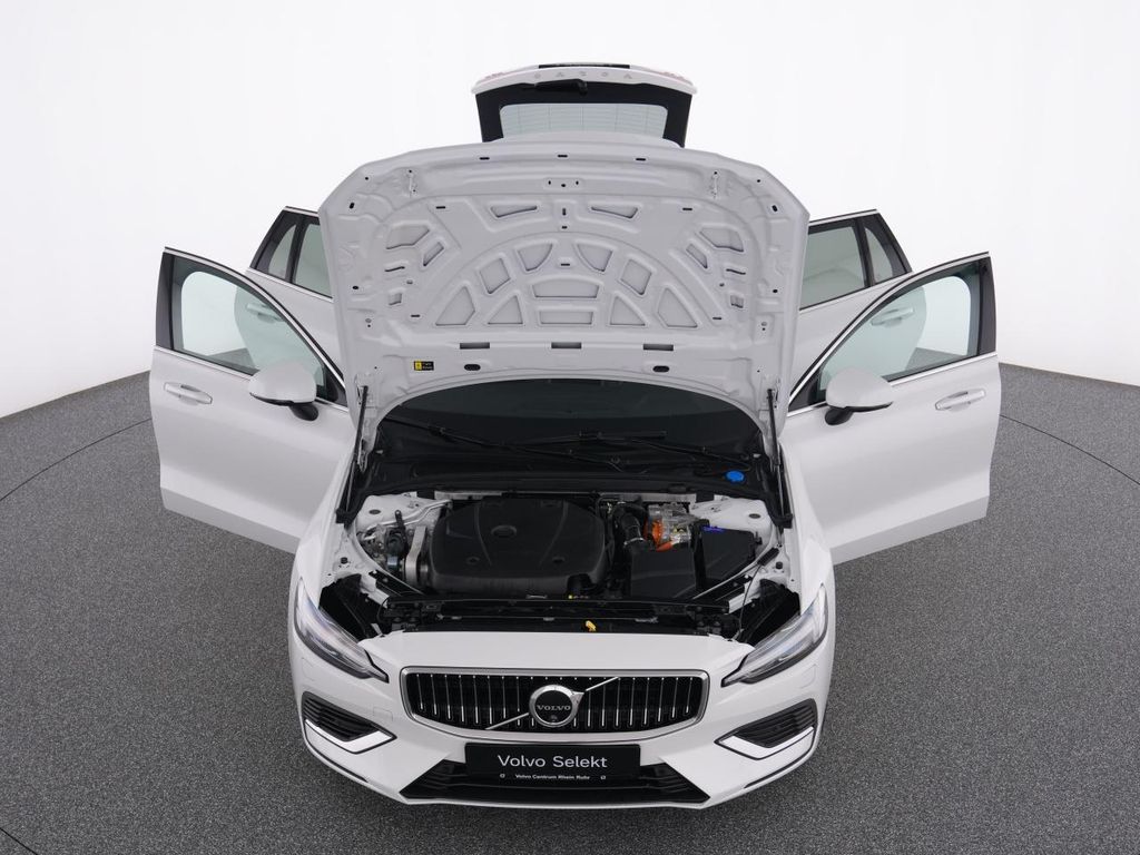 Volvo V60 2025
