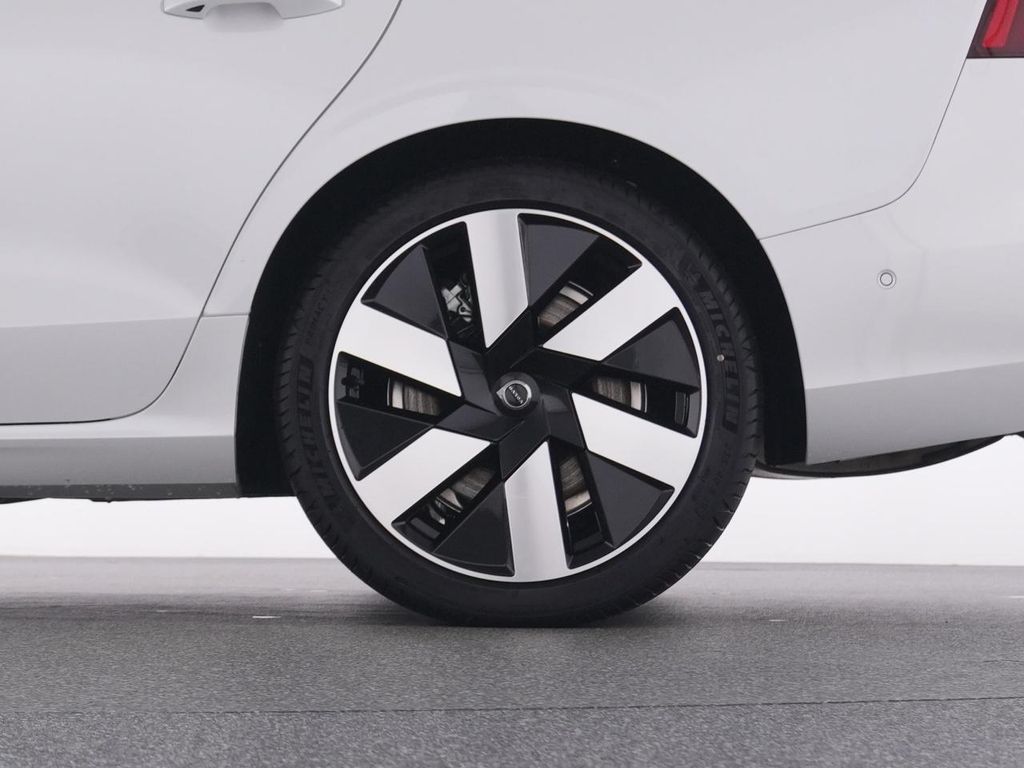 Volvo V60 2025
