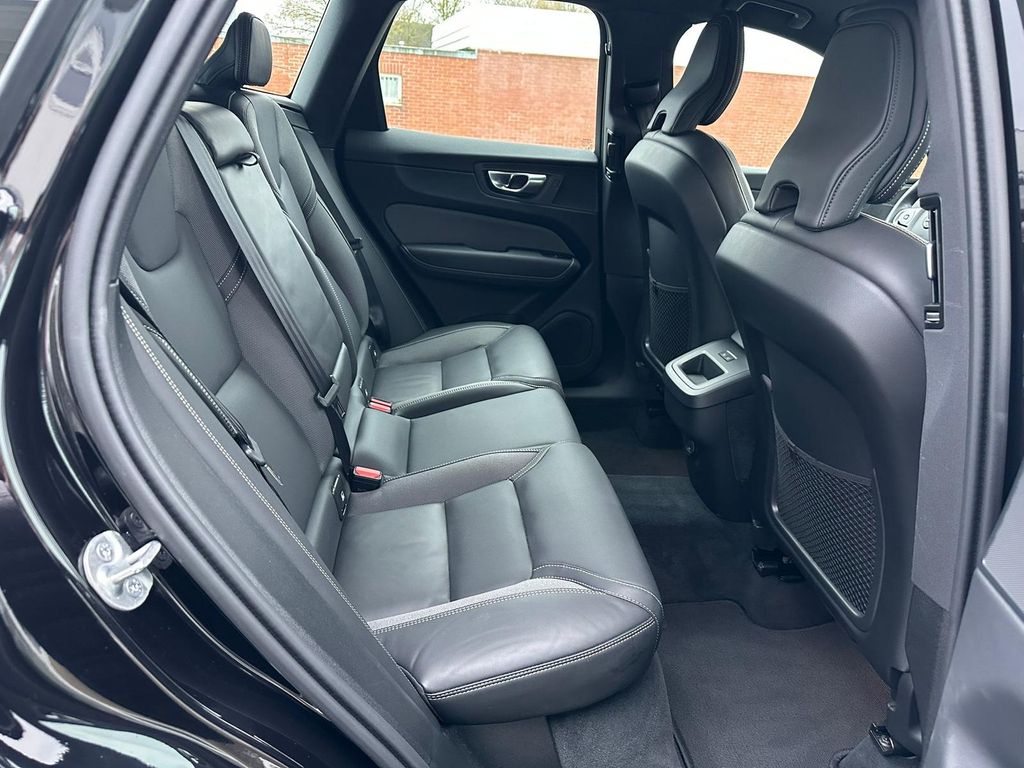 Volvo XC60 2025