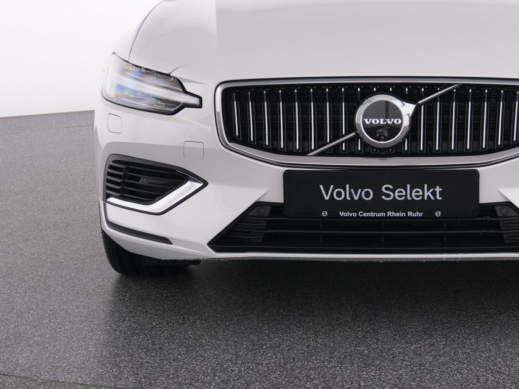 Volvo V60 2025
