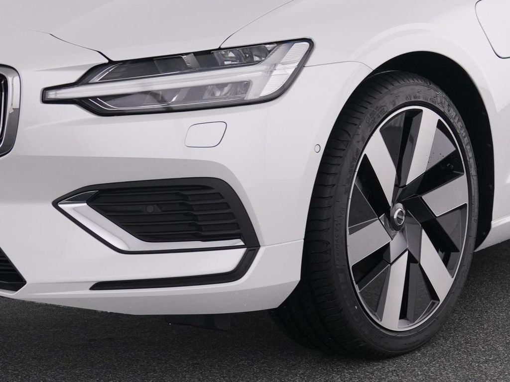 Volvo V60 2025