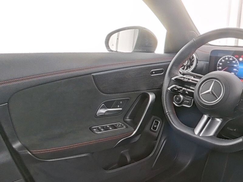 Mercedes-Benz CLA 200 2025