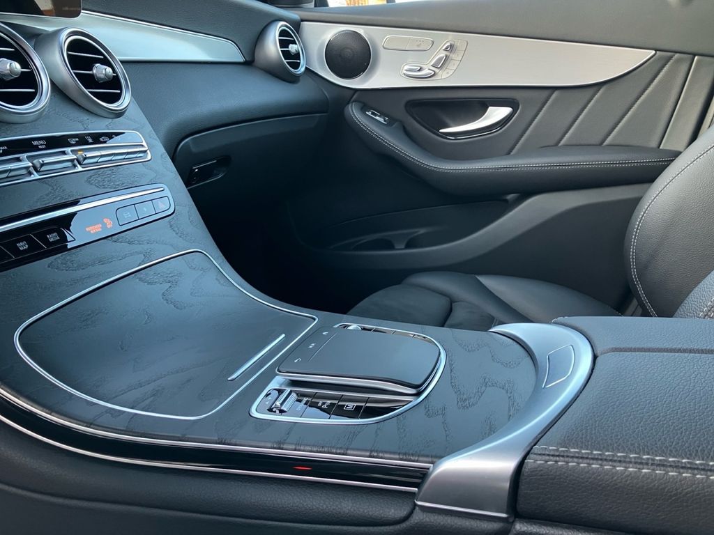 Mercedes-Benz GLC 300 2021