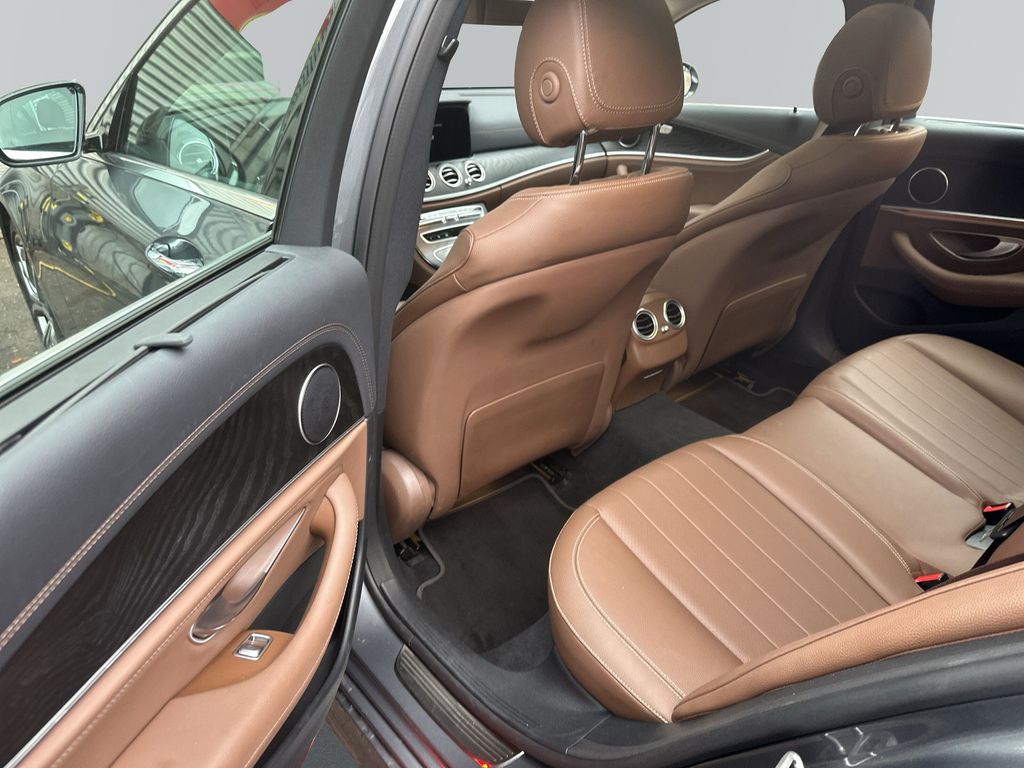 Mercedes-Benz E 200 2022