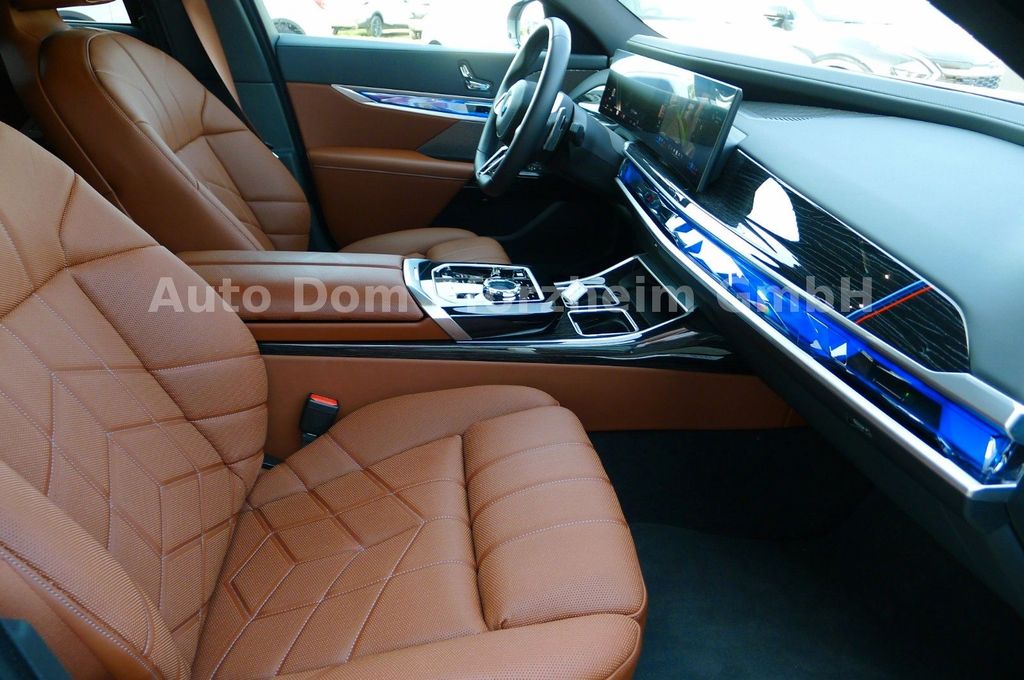 BMW 740 2023