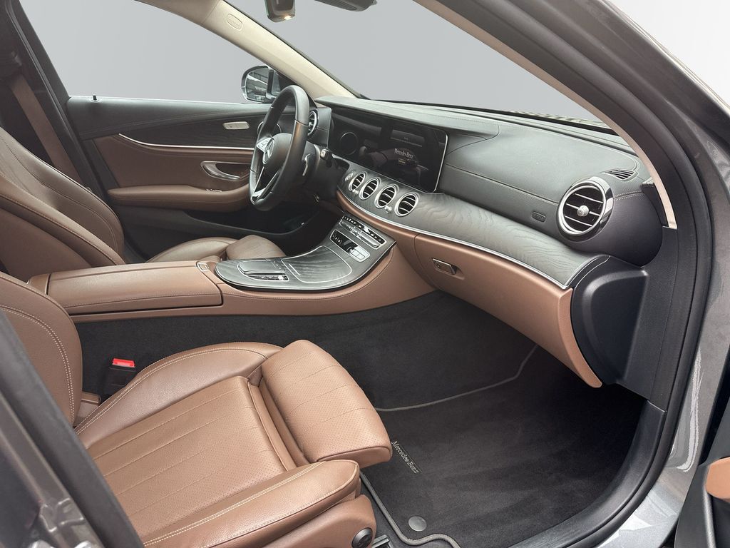 Mercedes-Benz E 200 2022