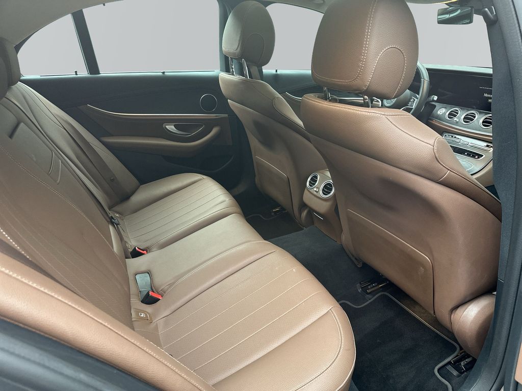 Mercedes-Benz E 200 2022