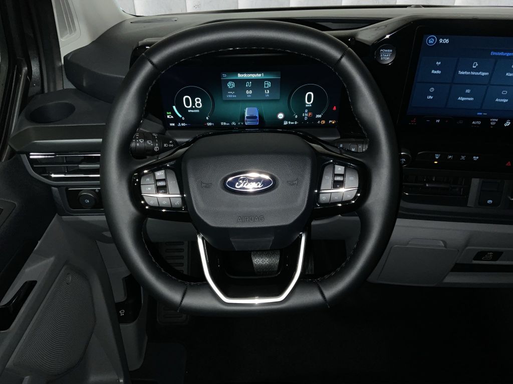 Ford Tourneo Custom 2025