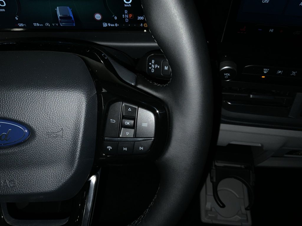 Ford Tourneo Custom 2025