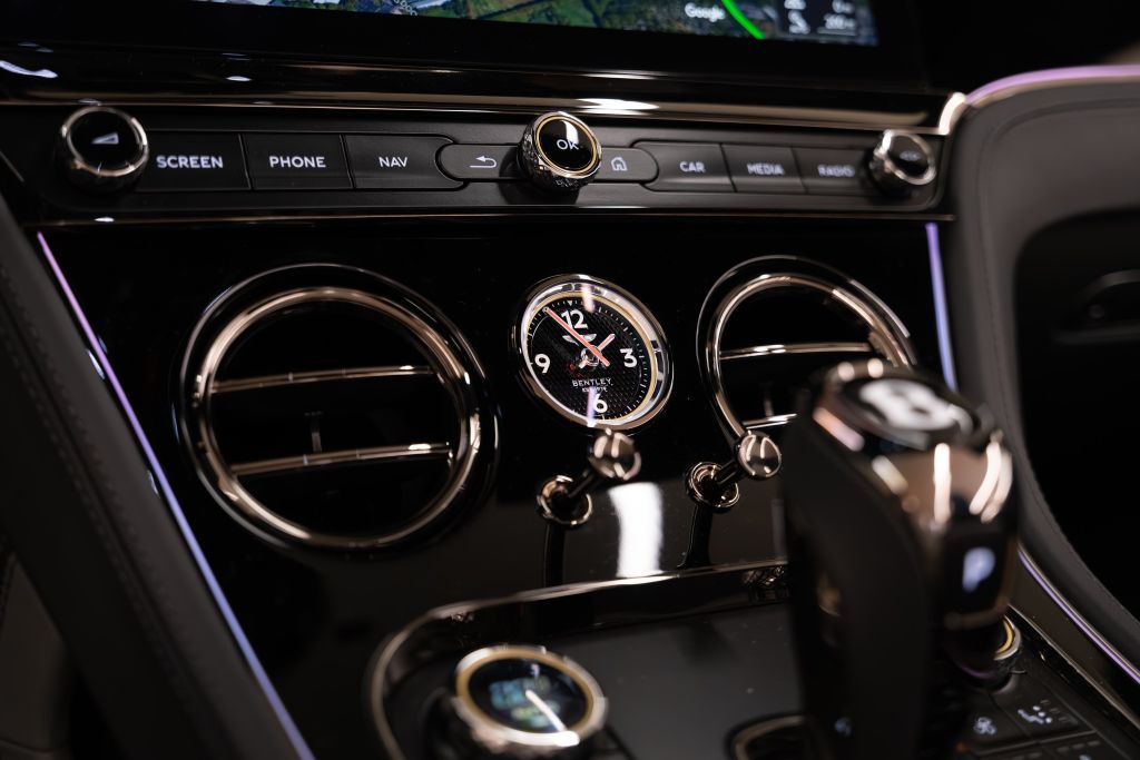 Bentley Continental GTC 2024