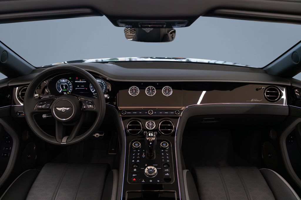 Bentley Continental GTC 2024