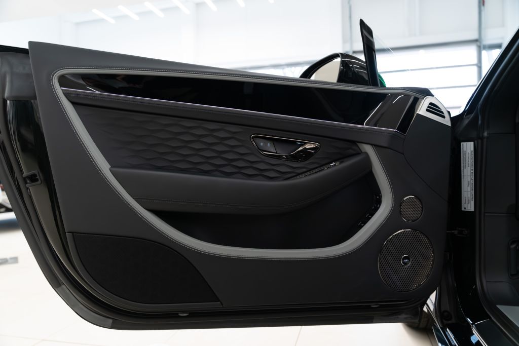 Bentley Continental GTC 2024