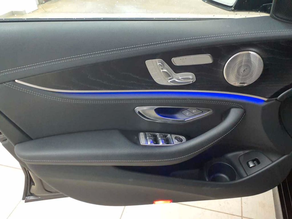 Mercedes-Benz E 300 2022