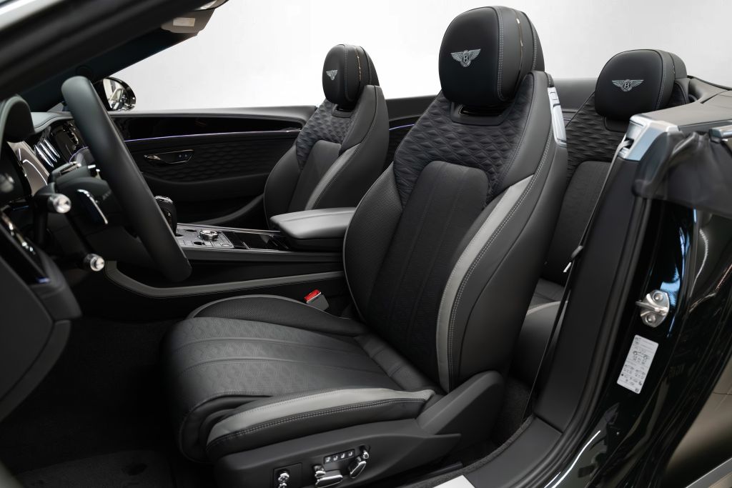 Bentley Continental GTC 2024