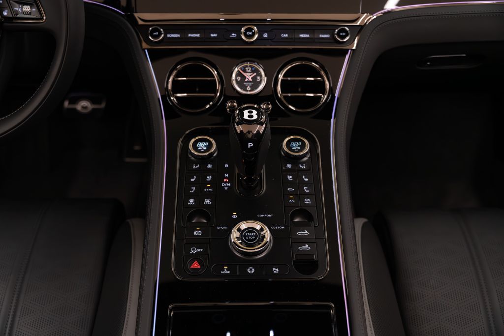 Bentley Continental GTC 2024