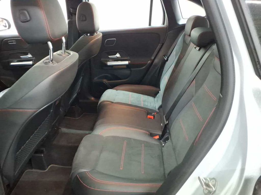 Mercedes-Benz GLA 200 2022