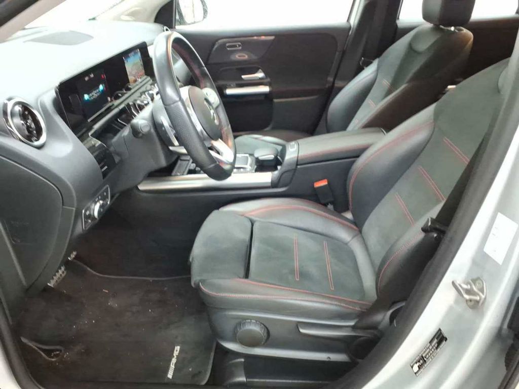 Mercedes-Benz GLA 200 2022