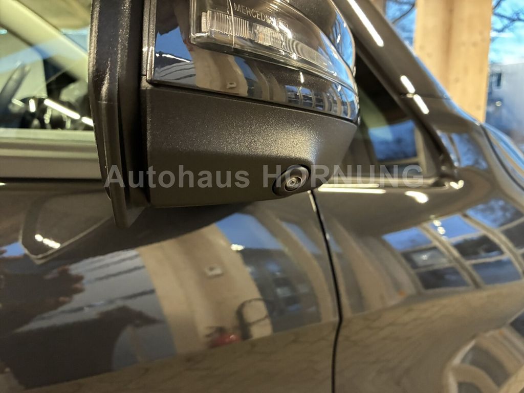 Mercedes-Benz V 220 2025