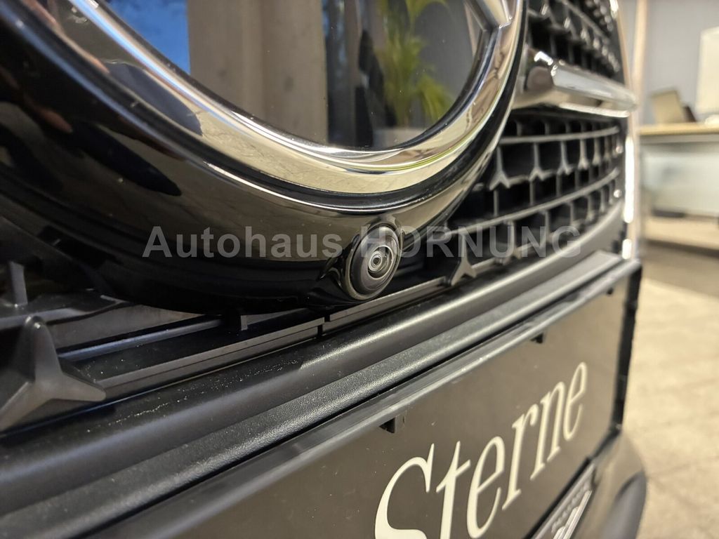 Mercedes-Benz V 220 2025