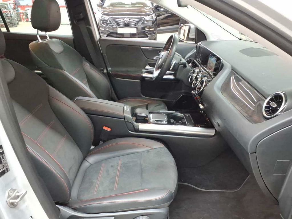 Mercedes-Benz GLA 200 2022