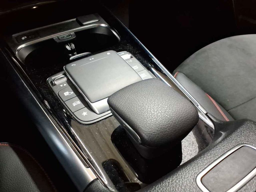 Mercedes-Benz GLA 200 2022