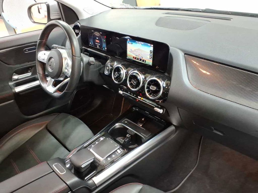 Mercedes-Benz GLA 200 2022