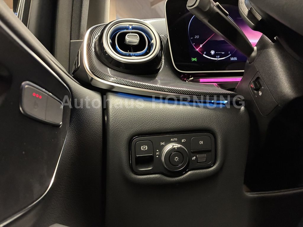 Mercedes-Benz V 220 2025