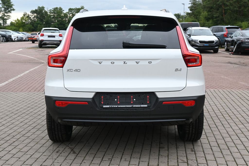 Volvo XC40 2025