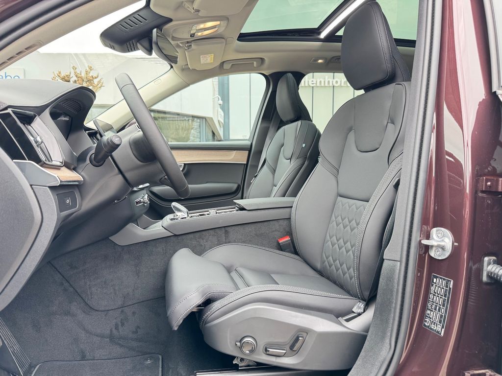 Volvo XC90 2025