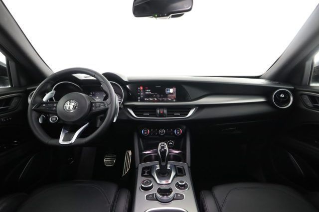 Alfa Romeo Stelvio 2023