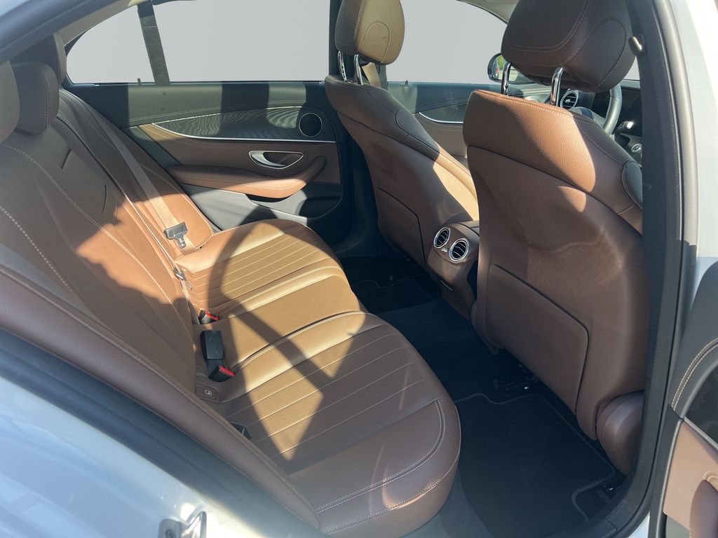 Mercedes-Benz E 200 2022