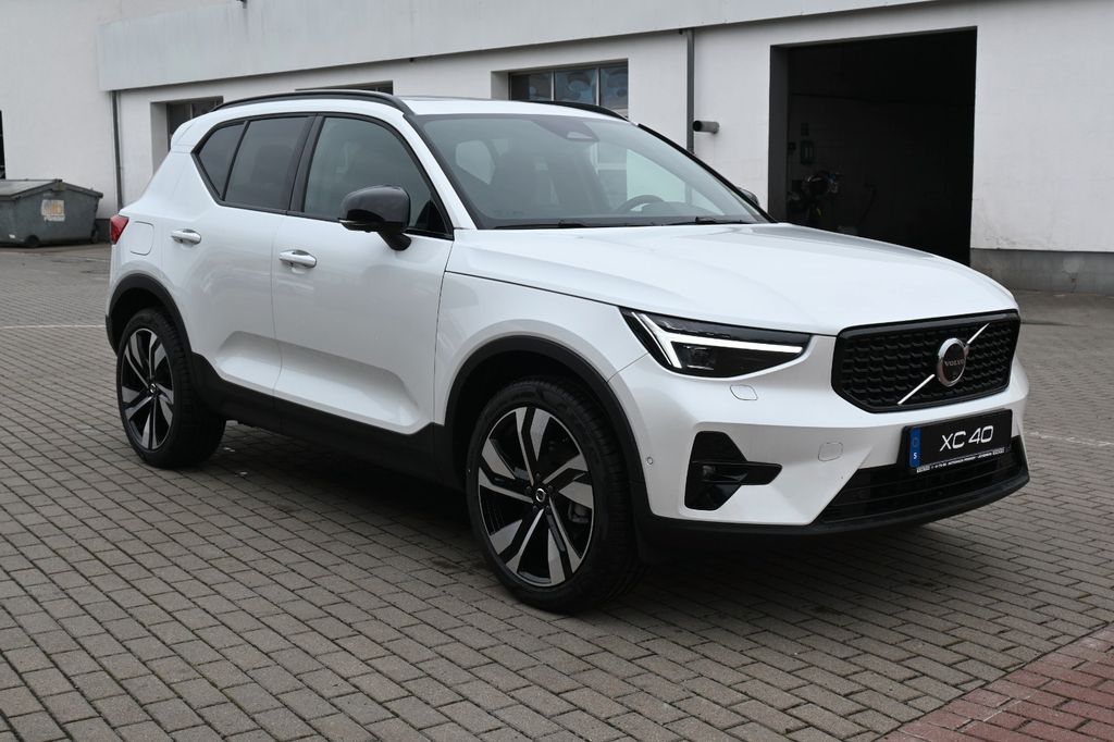 Volvo XC40 2025
