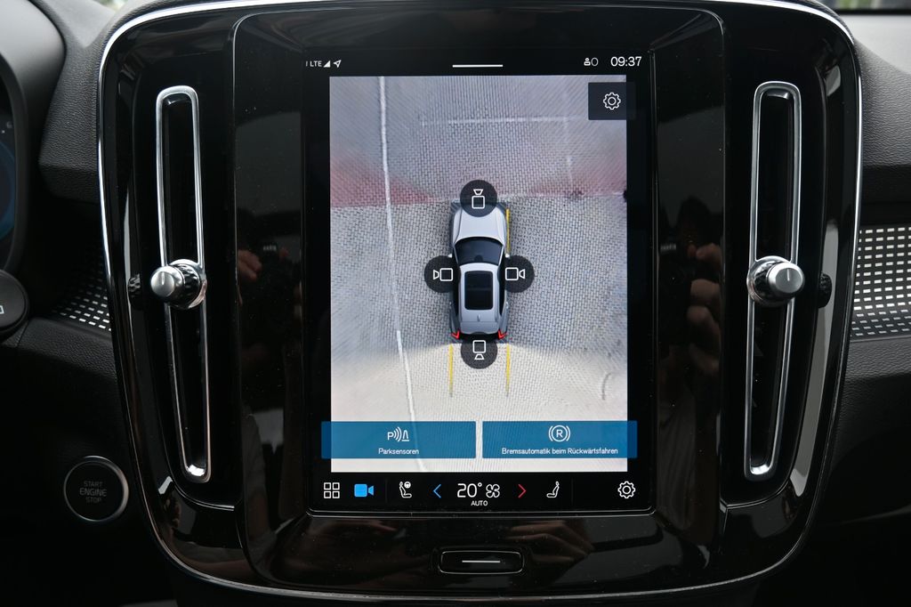 Volvo XC40 2025