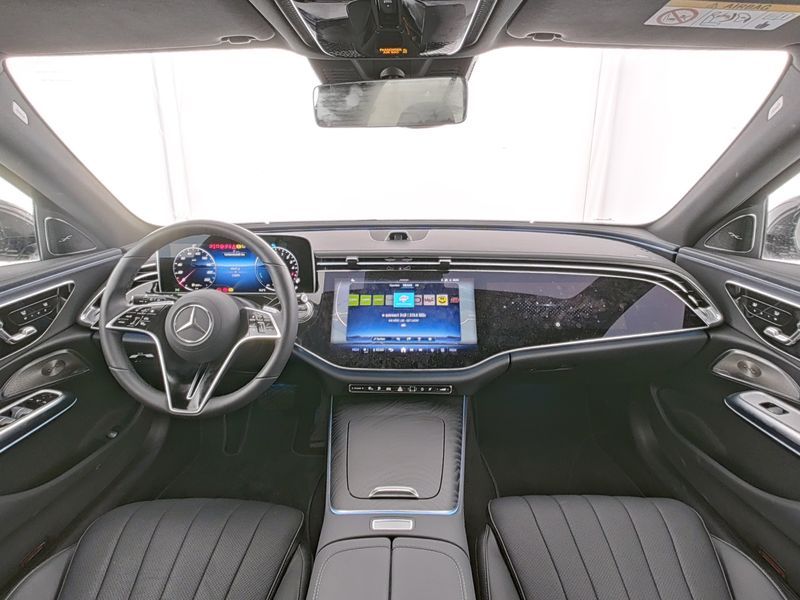 Mercedes-Benz E 300 2025